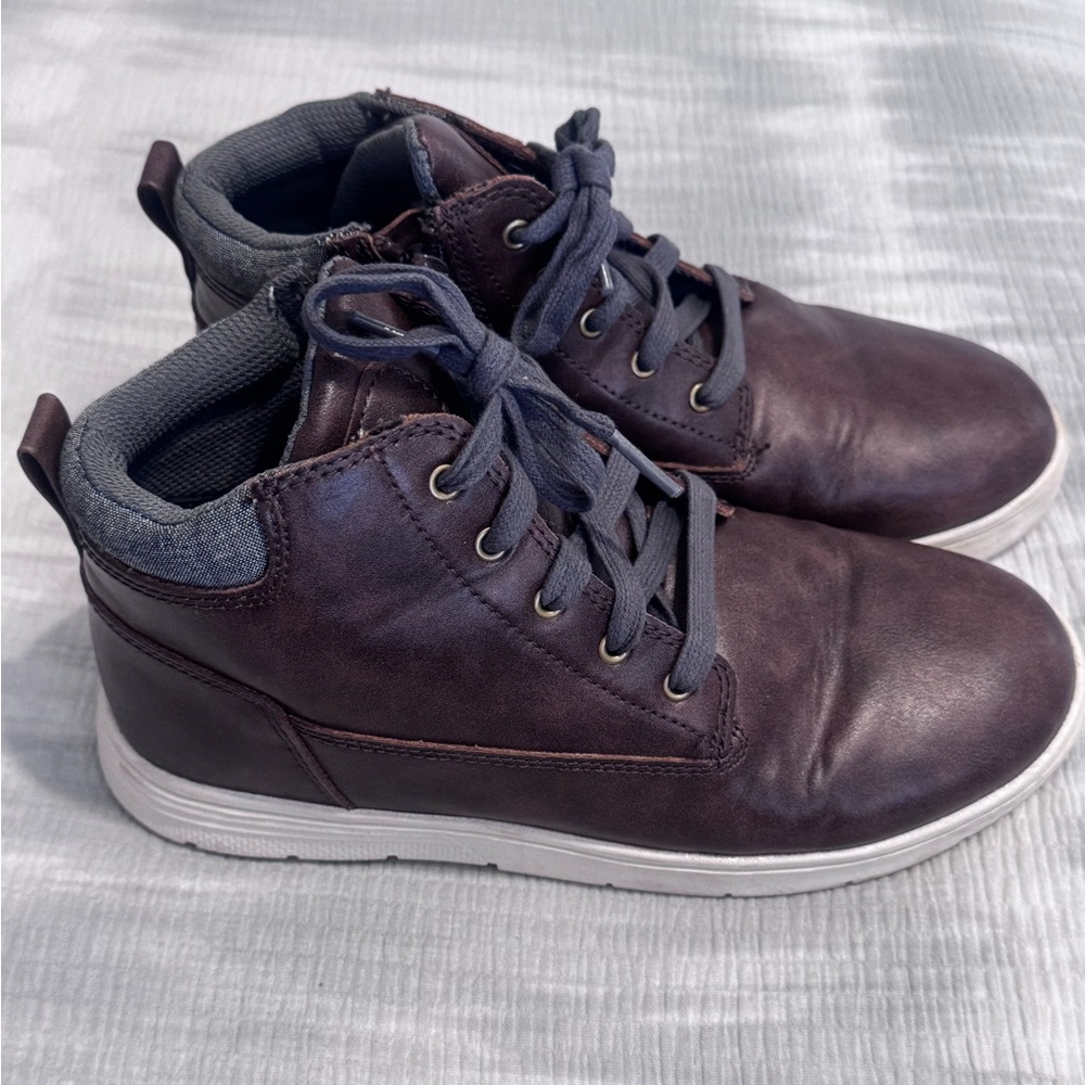 Cat & Jack Boys Size 6 Lace & Zip boots